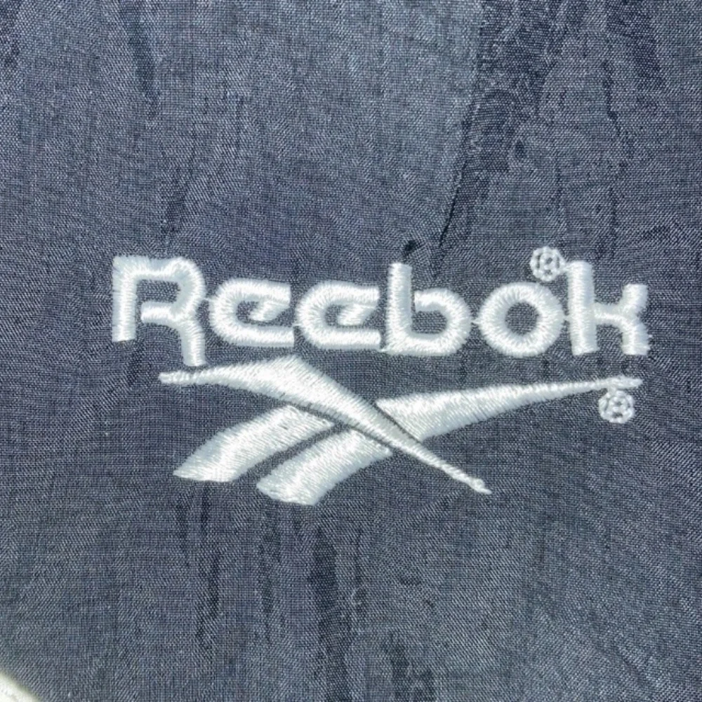 Vintage 90s Reebok Windbreaker White & Black Jacket Colorblock Packable Hood L